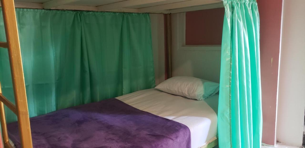 Albergue Lucky Dorm Islas Phi Phi Exterior foto